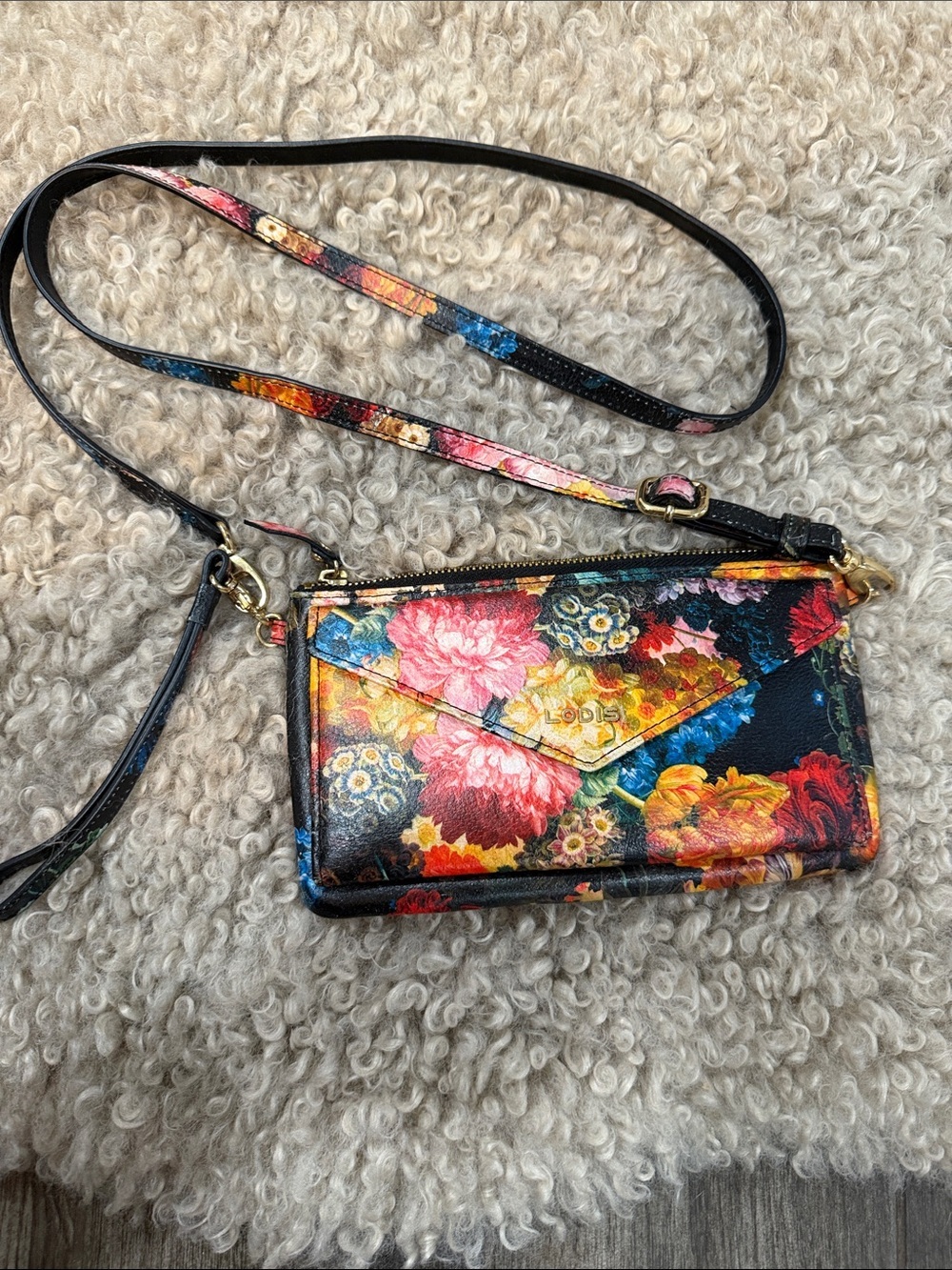Lodi’s Floral Crossbody Wallet Bag